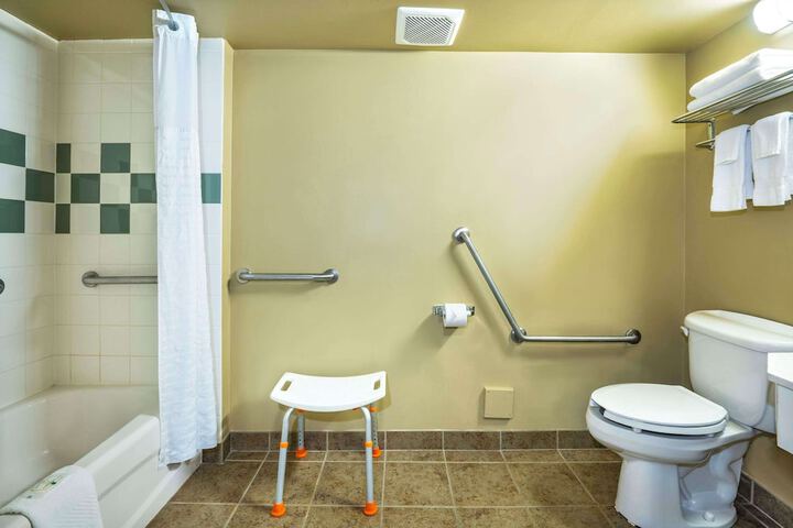 Room 11 of 36