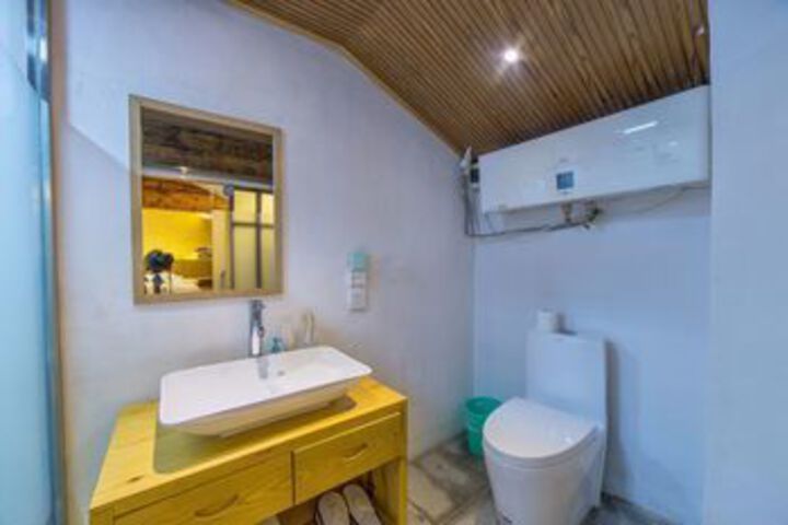 Room 4 of 55
