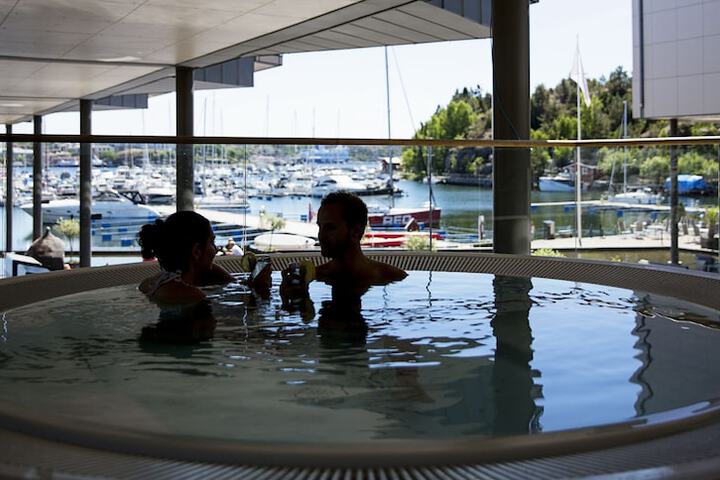 Pools & Facilities
