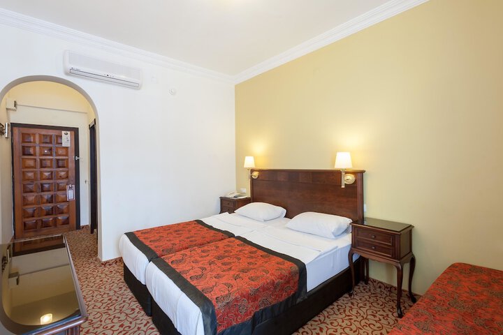 Room 25 of 120