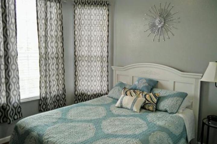 Resort Style Condo Near Disney World in Kissimmee, FL