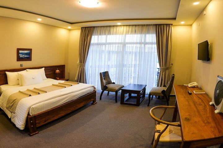 Room 8 of 27