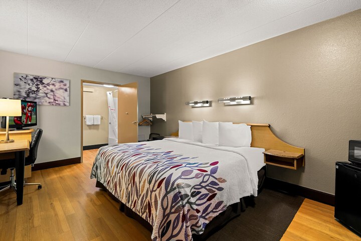 Standard | King Bed (18 of 26)