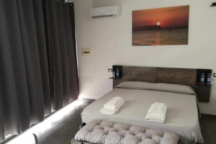 Room 2 of 11