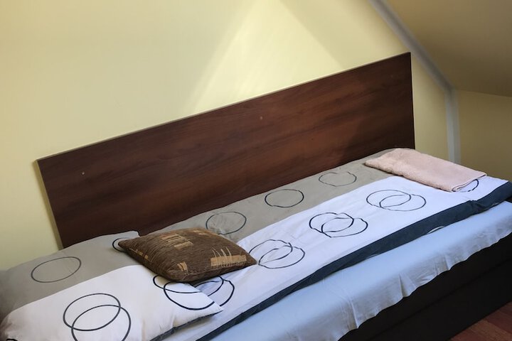 Room 9 of 17