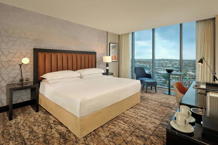 Room 52 of 142