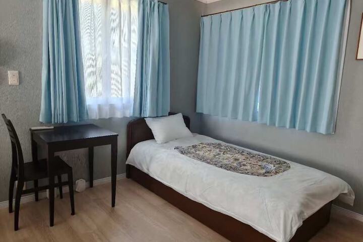 Room 3 of 35