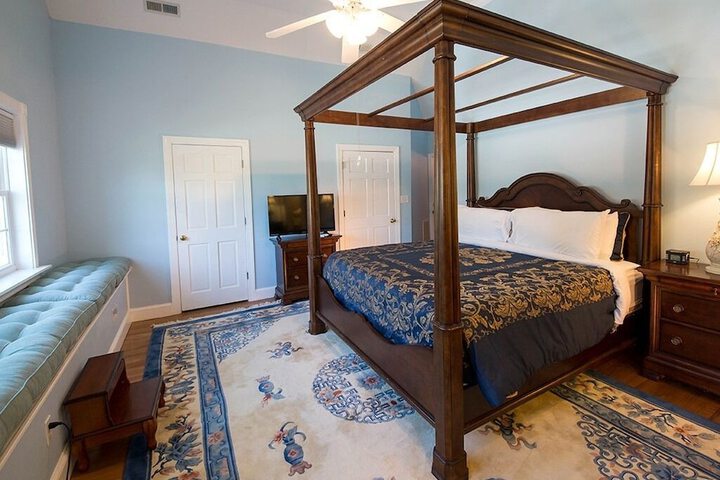 Diplomat Luxury King Bed Harbour View (18 of 32)