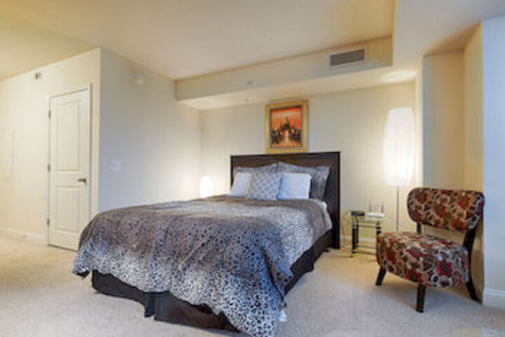 Room 8 of 34