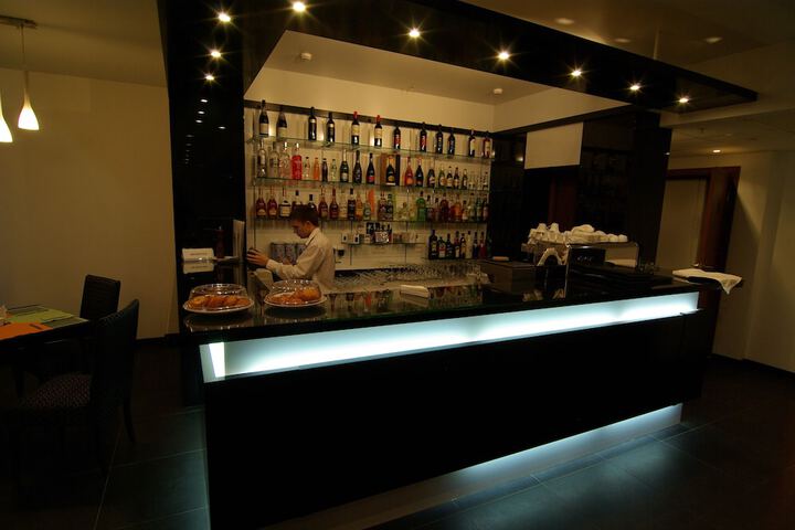 Lounge 60 of 77