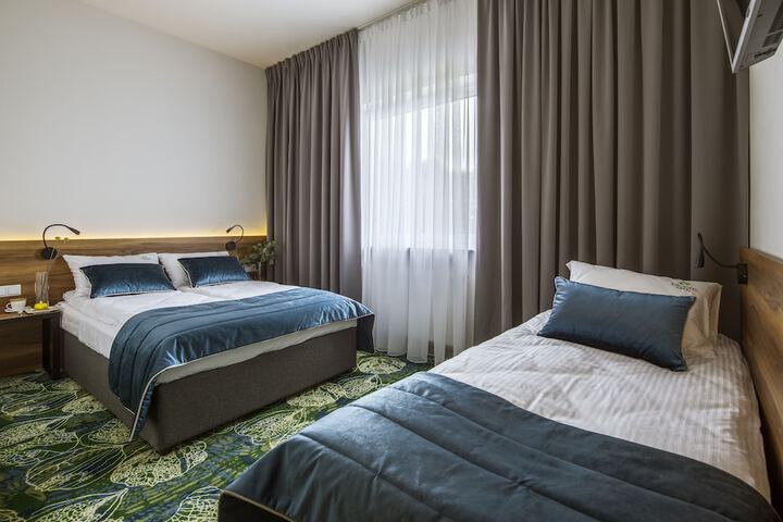 Room 7 of 24