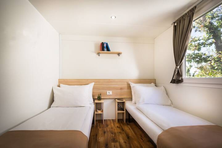 Room 6 of 117