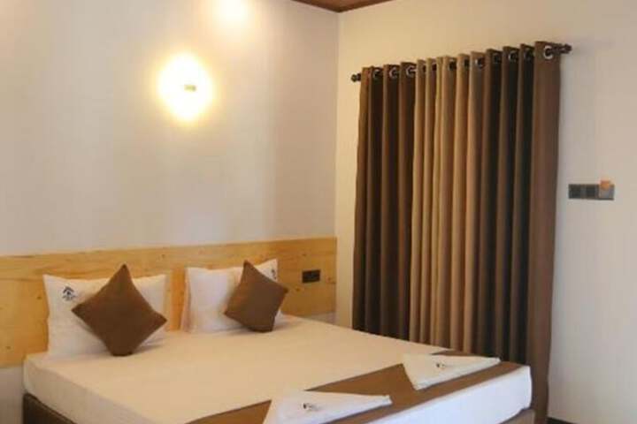 Room 10 of 21