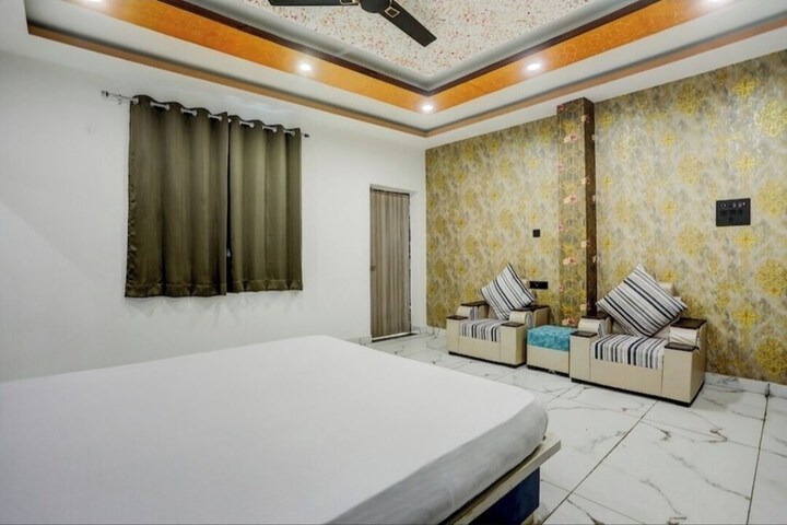 Room 14 of 36