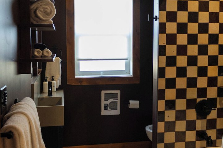 Room 38 of 68