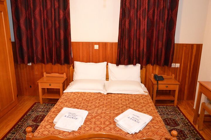 Room 3 of 54