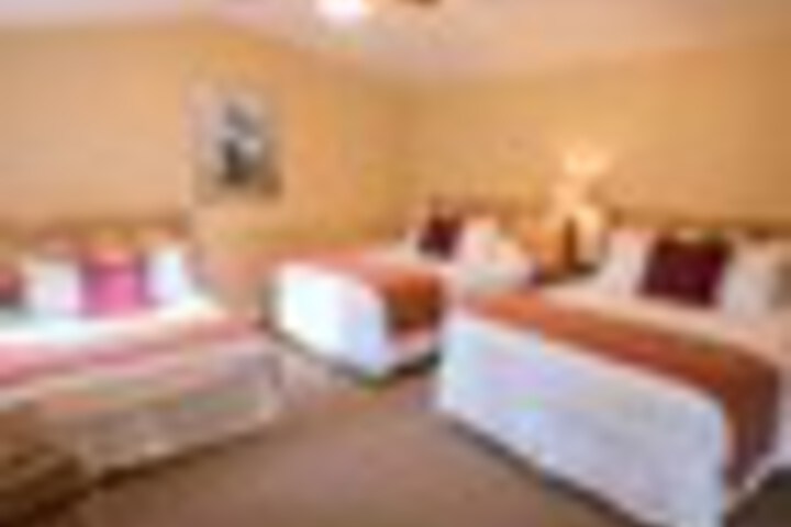 Room 50 of 279
