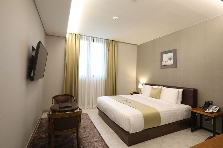 Room 14 of 84