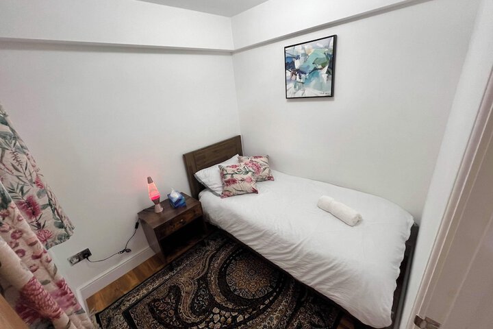 Room 26 of 94
