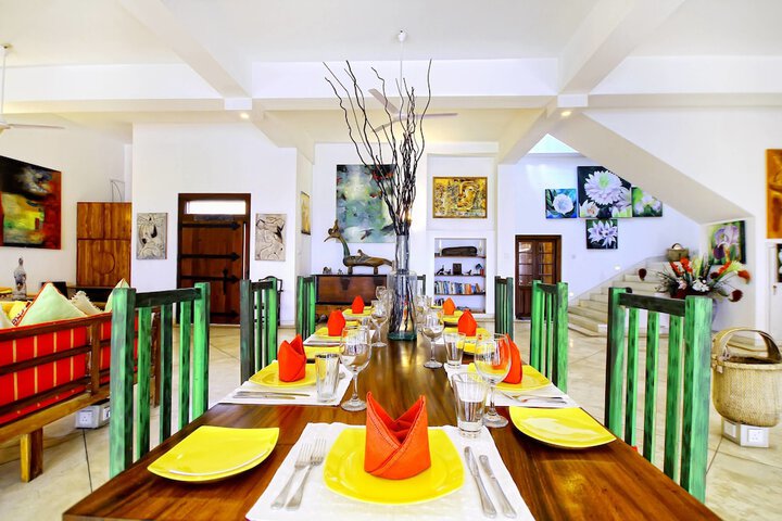 Dining 16 of 34