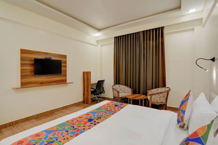 Room 17 of 28