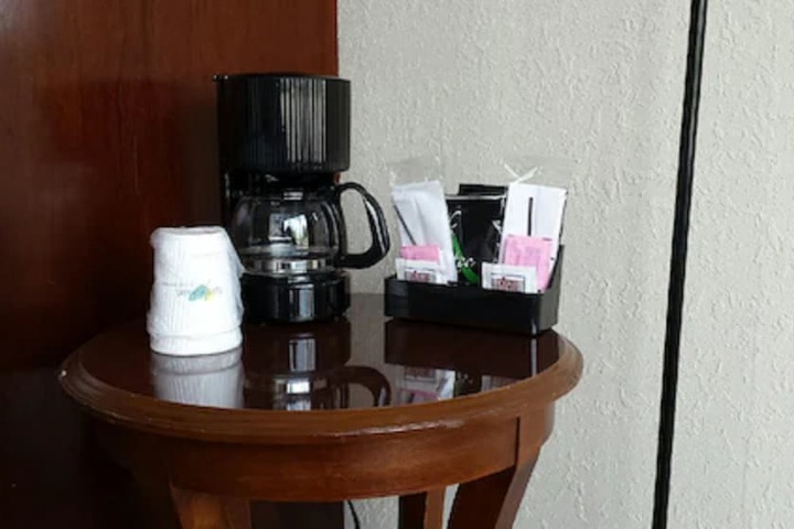 Breakfast/Coffee Service 28 of 41