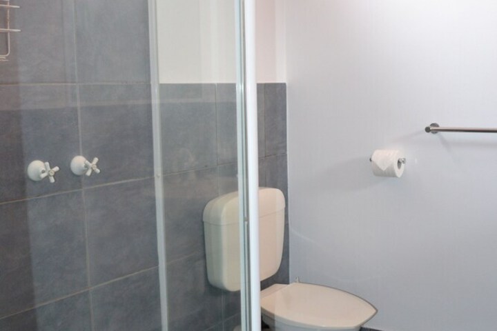 Room 8 of 32