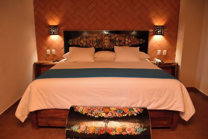 Room 15 of 94