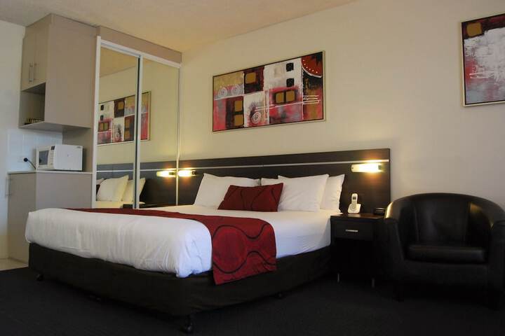 Room 6 of 42