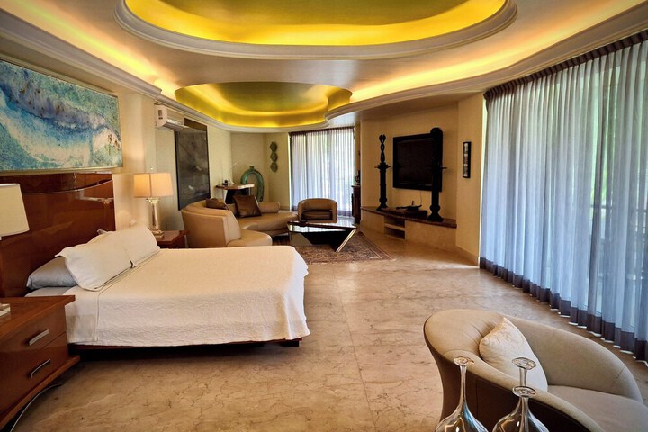 Room 36 of 336