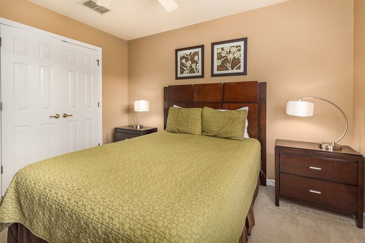 Room 5 of 17