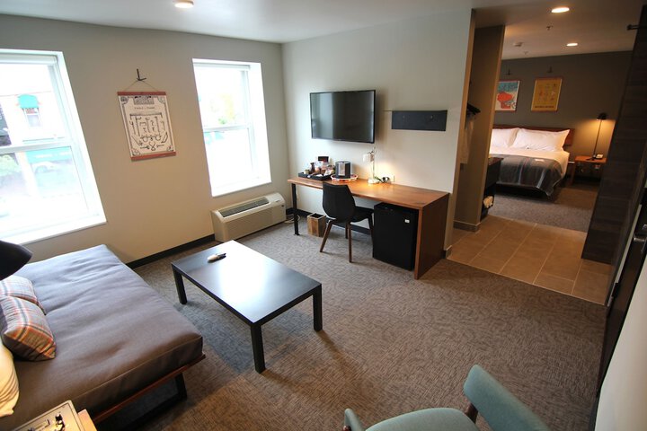 Flat King Bed Exterior Entrance (3 of 15)
