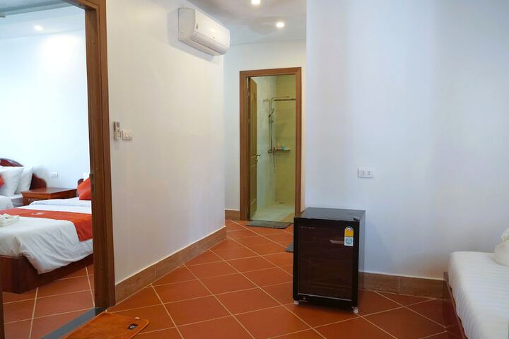 Room 32 of 96