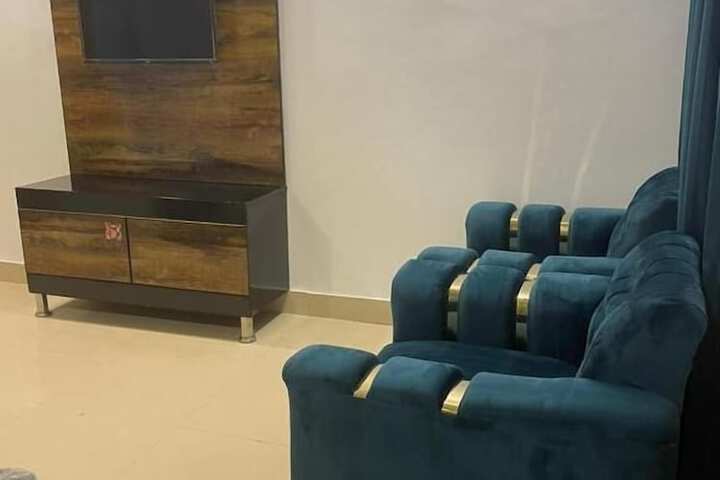 Room 17 of 34