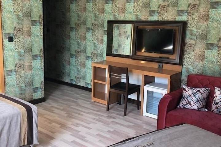 Room 8 of 35