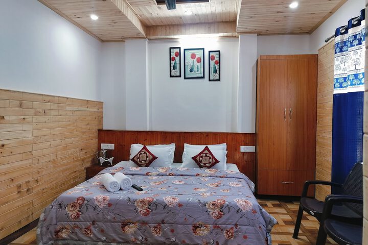 Room 16 of 34