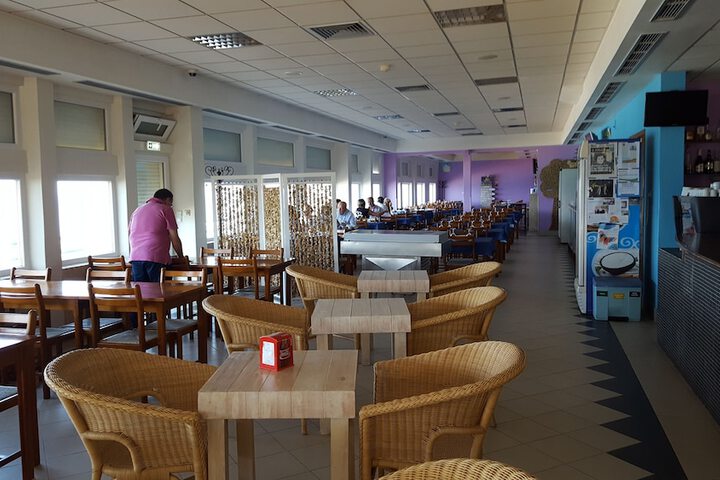 Dining 42 of 57