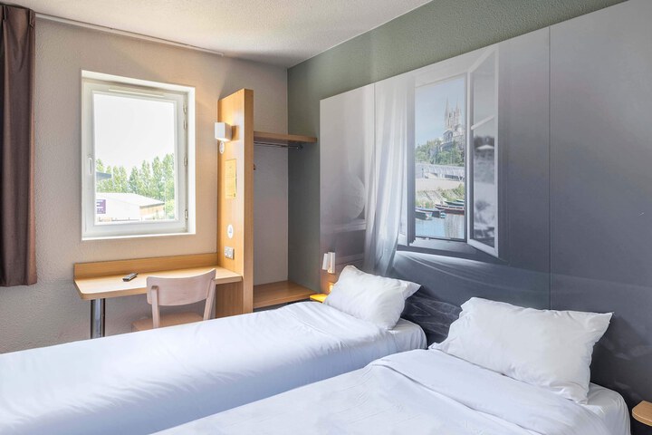 Room 21 of 44