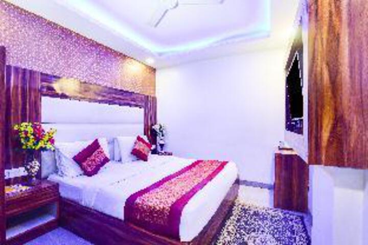 Room 25 of 53