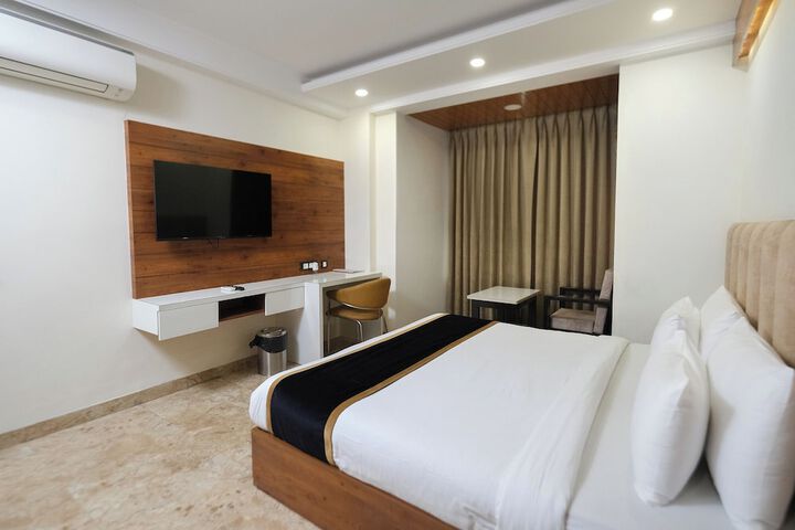 Room 13 of 31