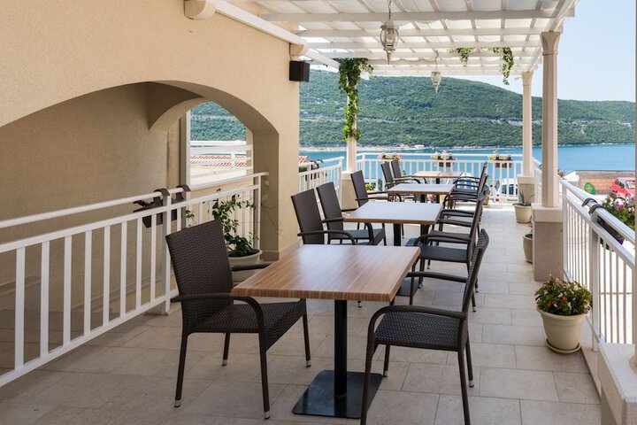 Terrace/Patio 29 of 34