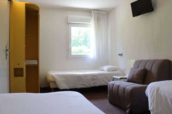 Room 27 of 45