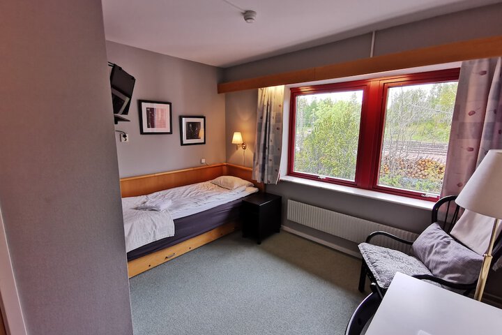 Room 17 of 33