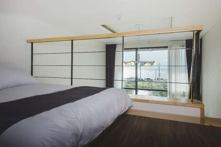 Room 4 of 41