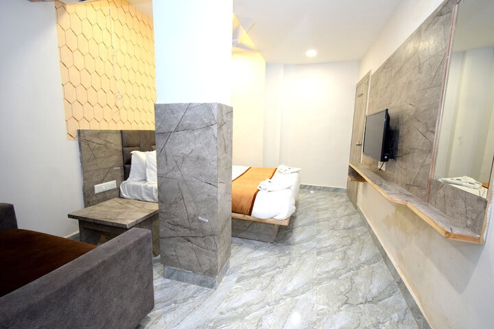 Room 16 of 22