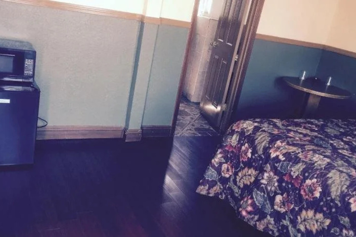 Room 3 of 15