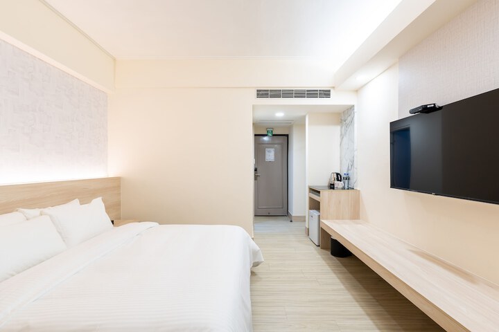 Room 8 of 21