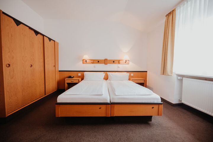 Room 16 of 73