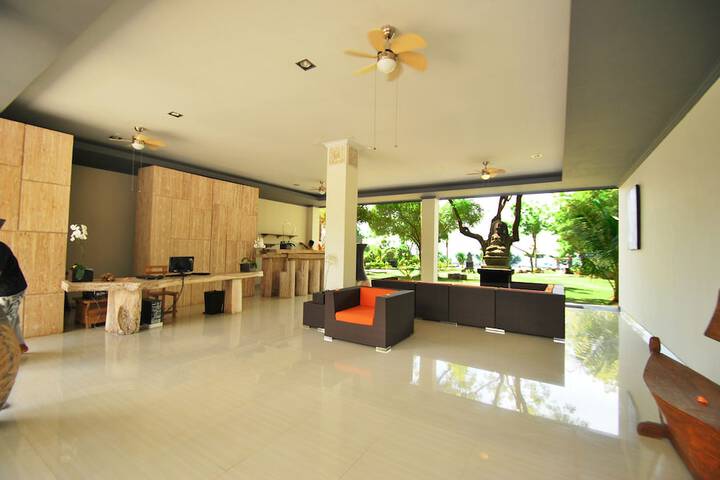 Guest Lobby