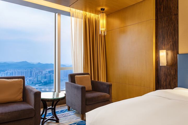 Room 32 of 110